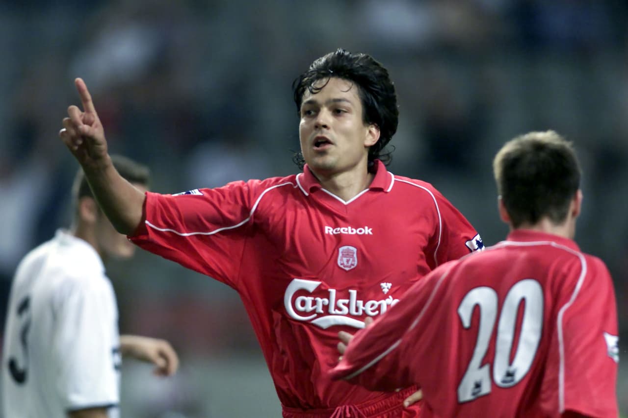 Jari Litmanen (Finlandia) - F.C. Barcelona (1998-2001) / Liverpool F.C. (2001-2003)