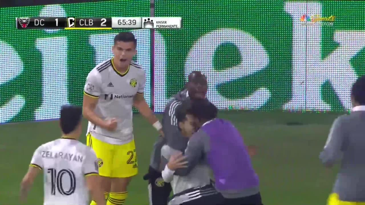 Pedro Santos finaliza gran jugada para el 2-1 de Columbus
