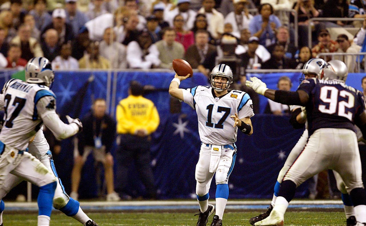 En el Super Bowl XXXVIII el quarterback de los Panthers era Jake Delhomme quien tuvo una destacada actuación.