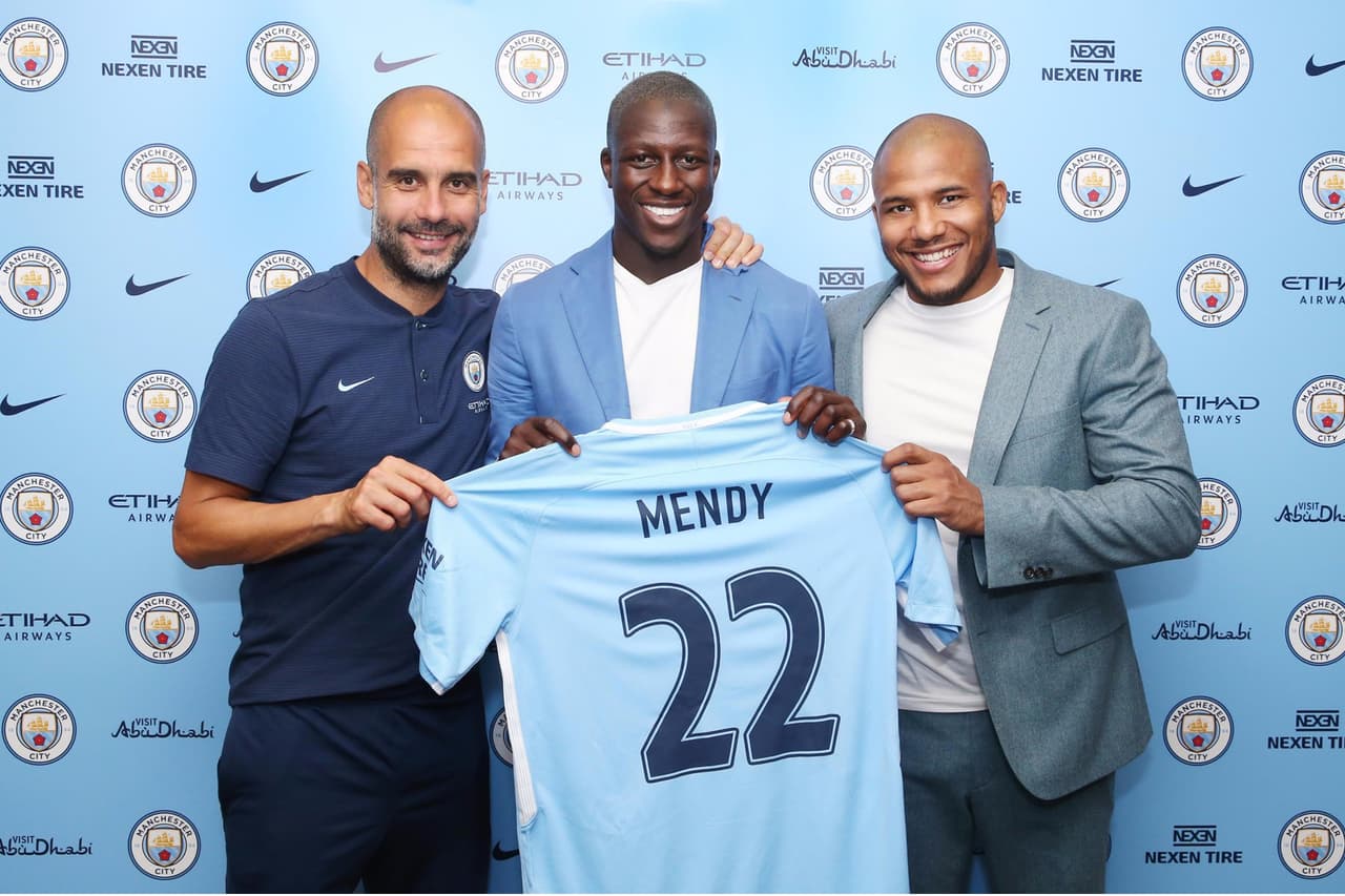 Pero ahora este título corresponde al lateral francés Benjamín Mendy, por quien el City pagó al Mónaco casi 60 millones.