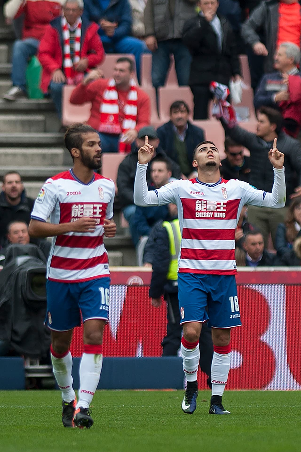 Poco antes de la primera media hora, en el minuto 27, llegó el 1-0 en un contragolpe lanzado por el nigeriano Uche Agbo tras recuperar un balón en la medular, marcado por la calidad de Boga en el área rival y culminado con el remate a placer y libre de marca del brasileño Andreas Pereira.