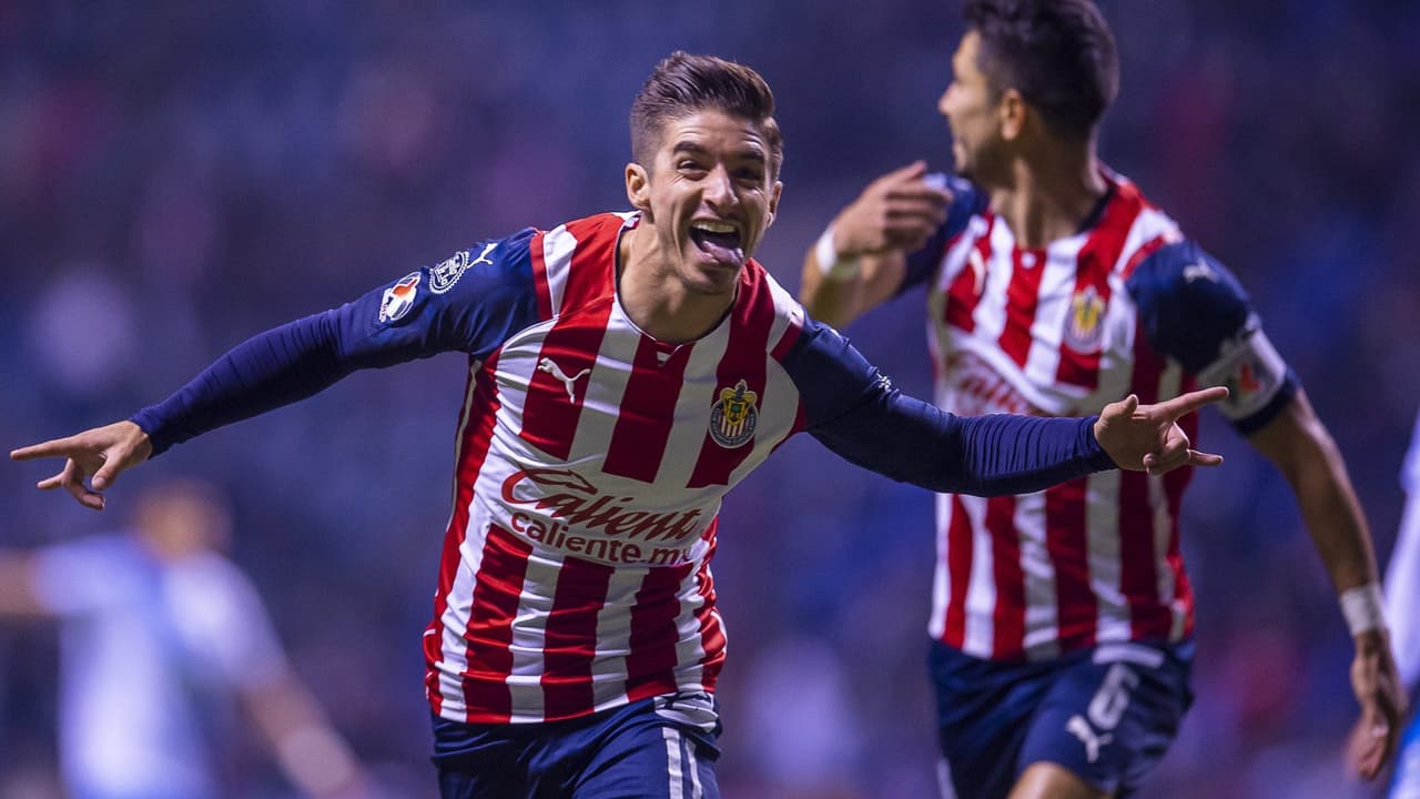 Chivas anota su gol 200 en Liguilla tras marcar a Puebla