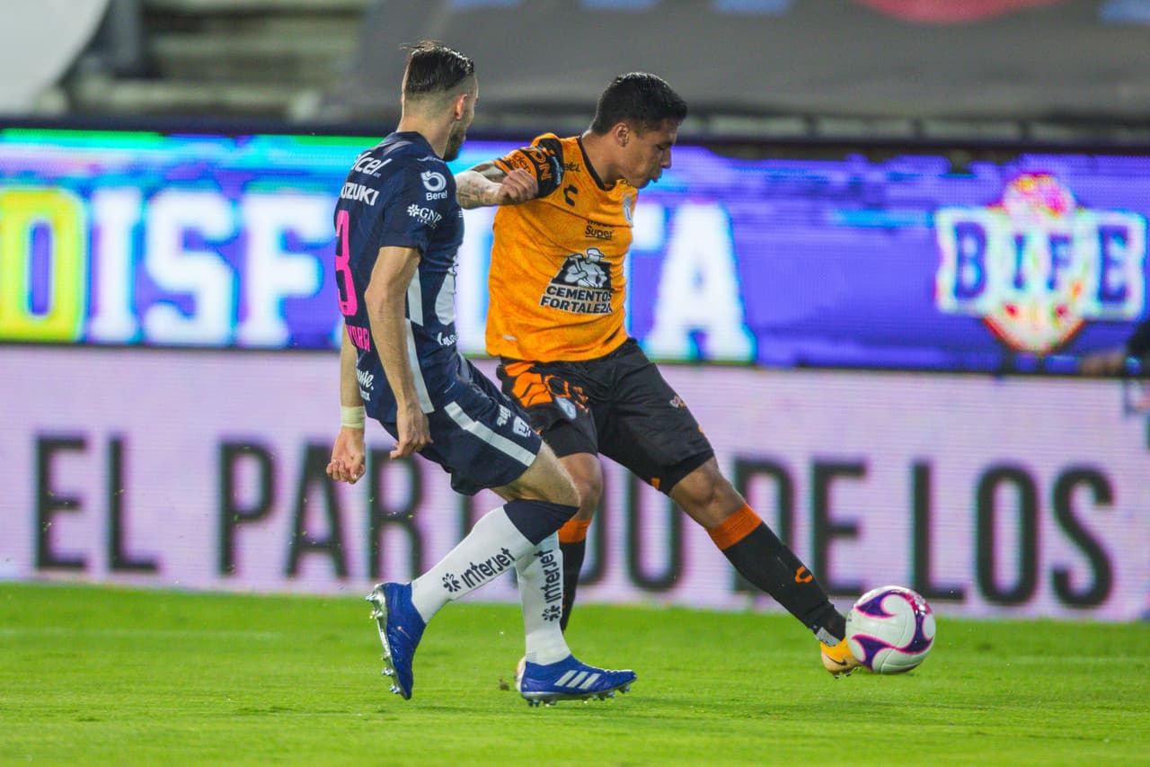 Con goles de Juan Pablo Vigón y Erick Aguirre, Pumas y pachuca no se pueden quedar con la victoria y se conforman con un punto.