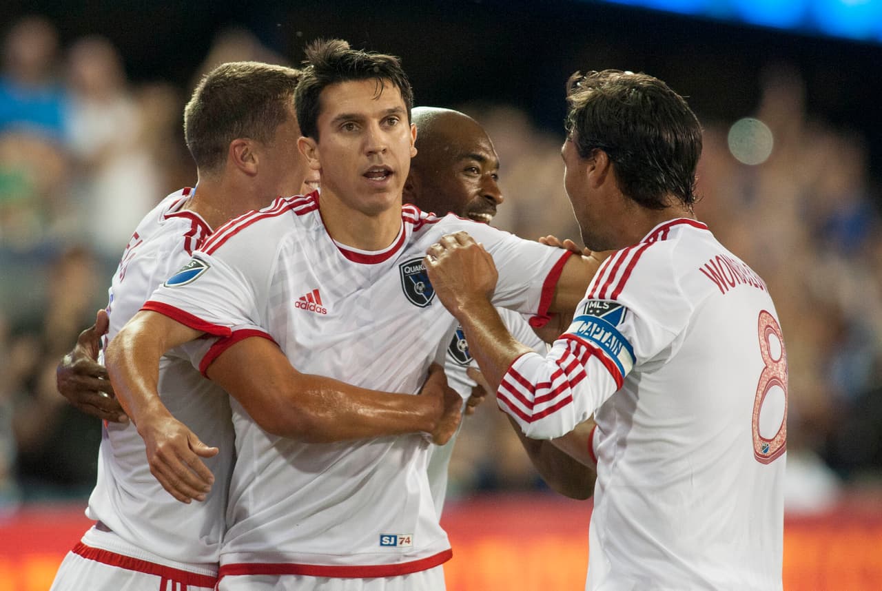 Shea Salinas fue el encargado de sentenciar el partido en el primer tiempo anotando el único gol.