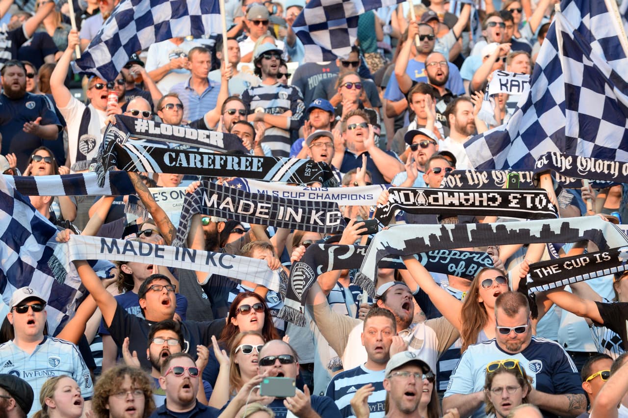 A pesar de la derrota, cientos de aficionados del Sporting hicieron el viaje desde Kansas City hasta Denver.