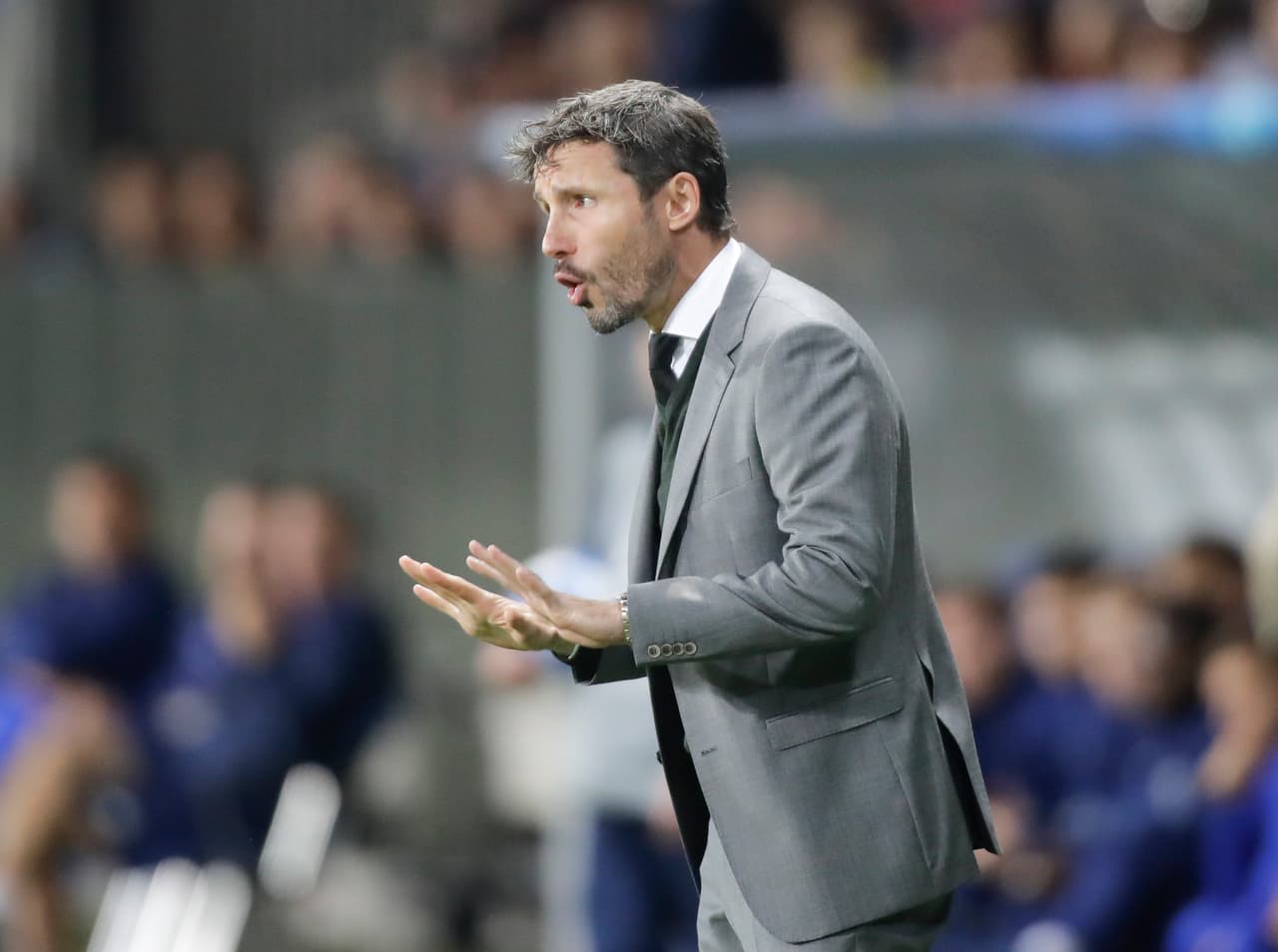 El técnico Mark van Bommel guió a su equipo para que no se desesperara y diera ventajas que podrían haber sido irreversibles.