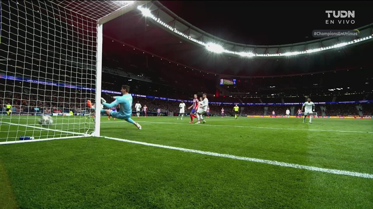 ¡Nuevamente Courtois se convierte en héroe! El portero merengue está enchufado