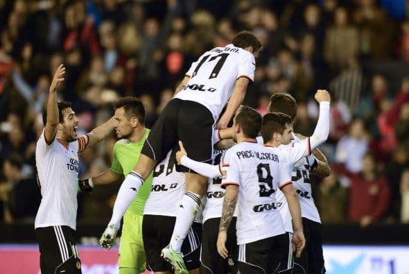 El Valencia se convirtió en el verdugo del Madrid en el regreso a la actividad de la liga española.