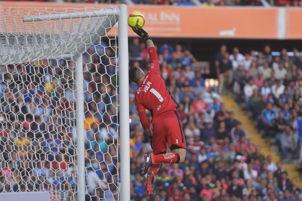 Tiago Volpi ha sido uno de los mejores arqueros en el presente torneo al sólo permitir un gol en contra en los primetros tres partidos del Clausura 2018.