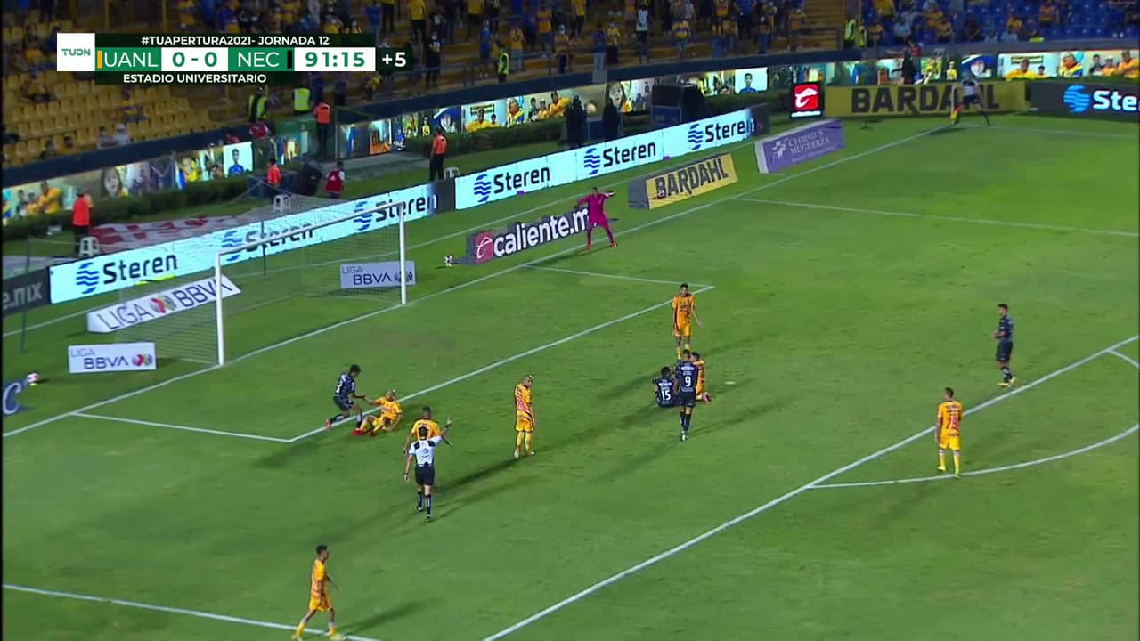 ¡TIRO ATAJADO! disparo por Ángel Sepúlveda.