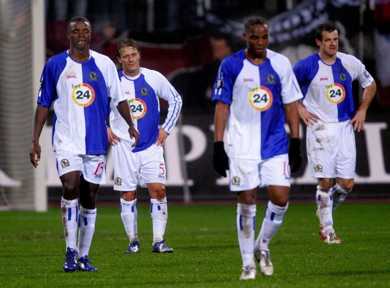 Blackburn Rovers FC. Participaron en la temporada 1995/96 consiguiendo sólo una victoria, un empate y cuatro derrotas.