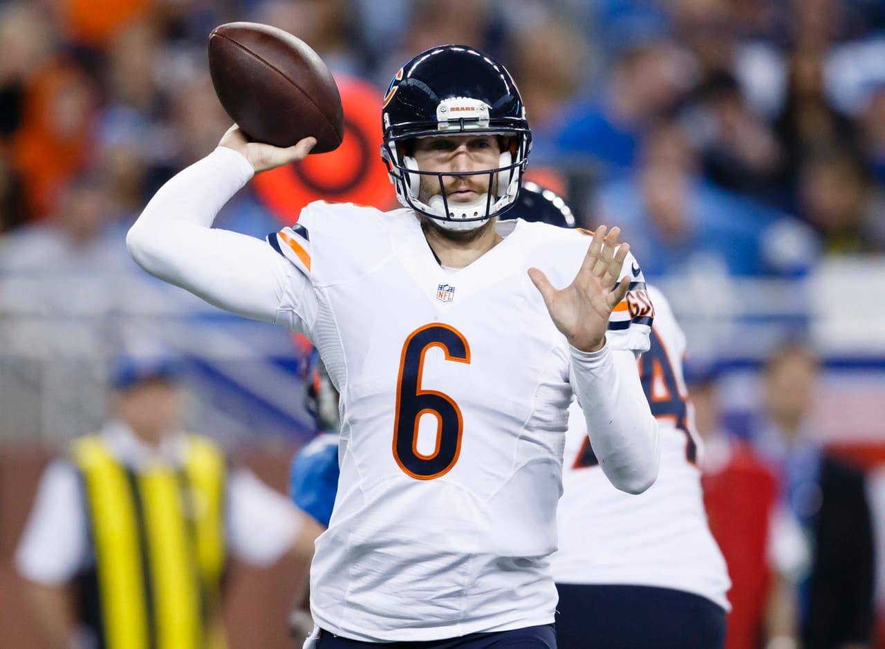 #9 JAY CUTLER, Chicago Bears - $18,100,000. Siete años, $126,700,000 totales con $54,000,000 garantizados (AP-NFL).