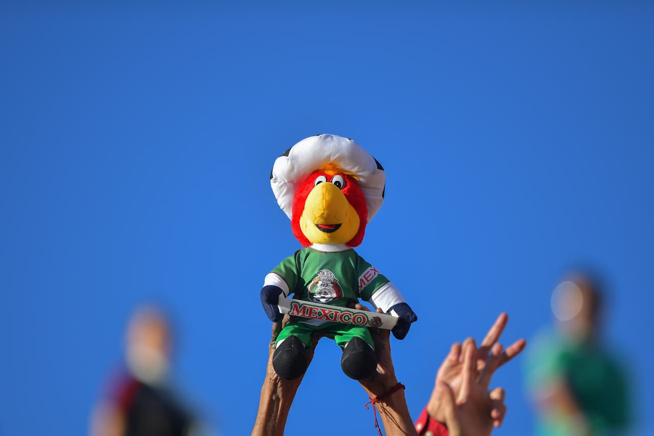 El Alfonso Lastras de San Luis Potosí se viste de gala para recibir a la Selección Nacional y los aficionados responden con banderas, maquillaje, disfraces y mucha emoción.