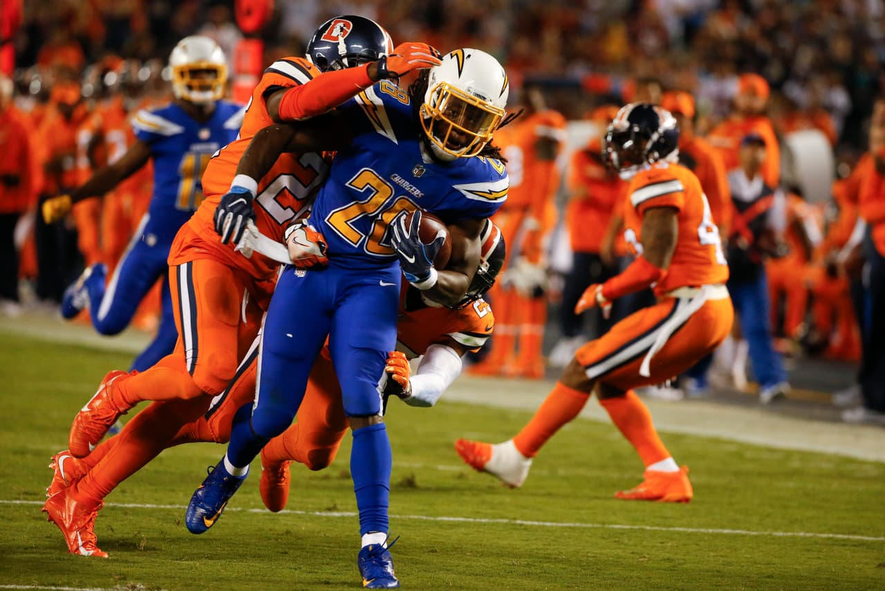 San Diego hizo lo justo para controlar a la ofensiva de Denver que no pudo contener los goles de campo de Josh Lambo y Philip Rivers y compañía lograron su segunda victoria en el Qualcomm Stadium.