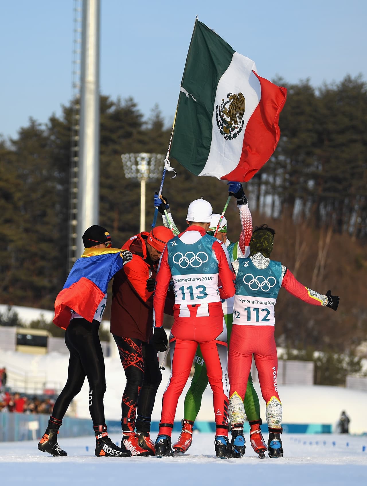 Rodeado como ganador de la jornada, a pesar de llegar de último, Madrazo siempre mantuvo en lo más alto la bandera mexicana, una que por novena ocasión se ondea en unos Olímpicos de Invierno.