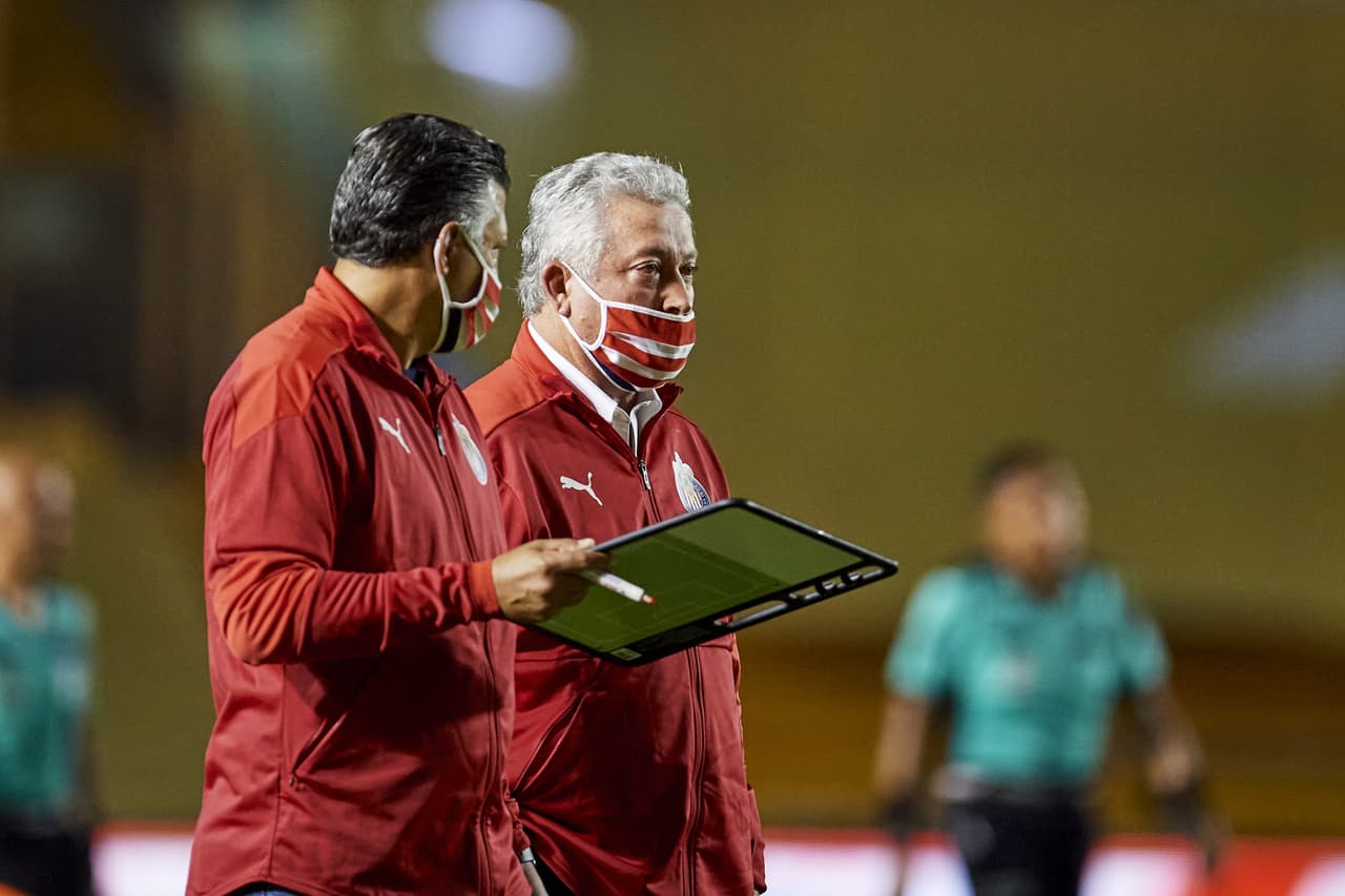 Briseño sale en defensa de Chivas: "Siempre te defenderé a muerte"