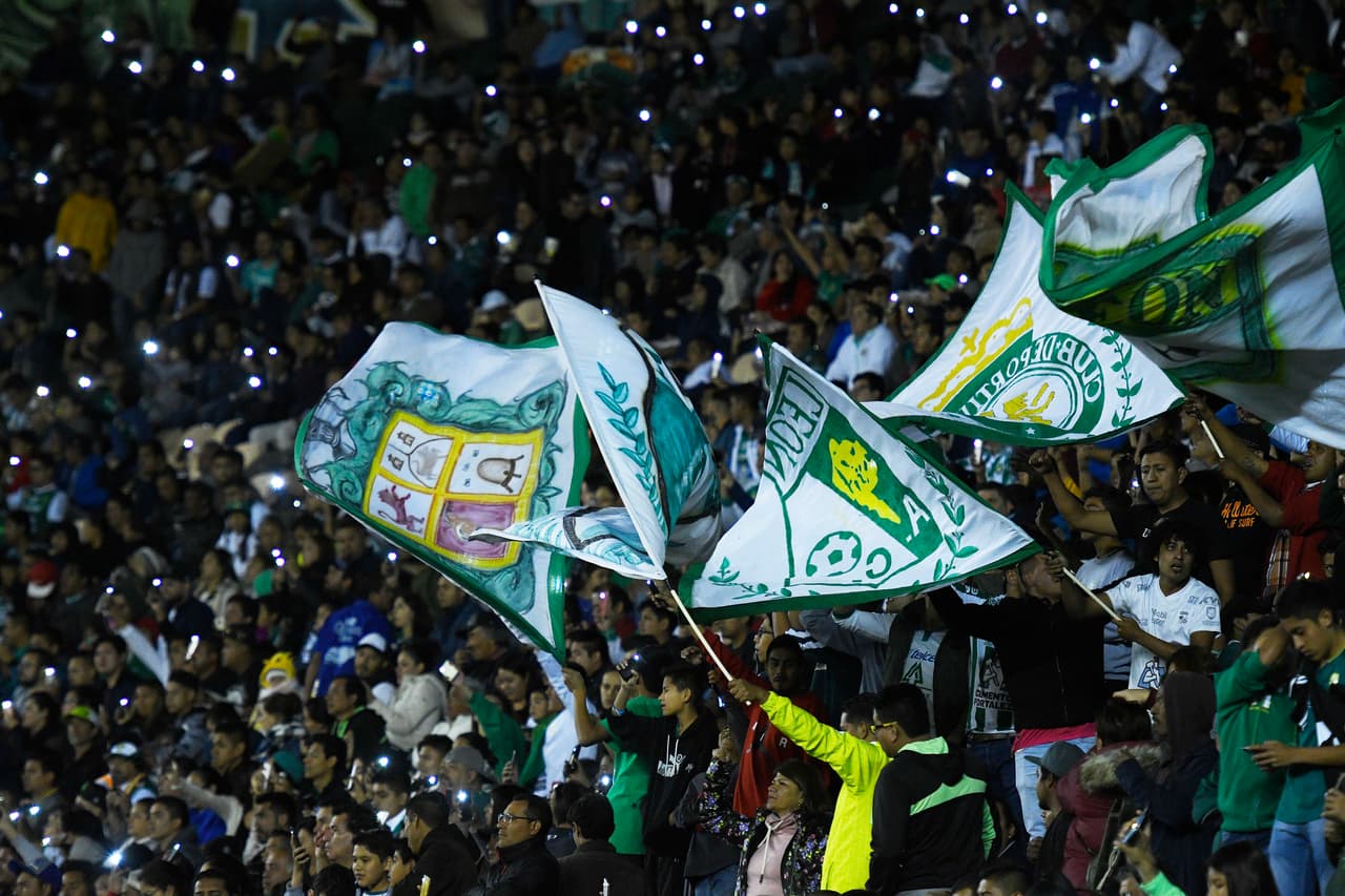 La afición leonesa se acostumbró por años a ver como un infaltable personaje en los partidos de 'La Fiera', como Boselli, formaba parte de los éxitos y logros del club. Se encariñaron con él.