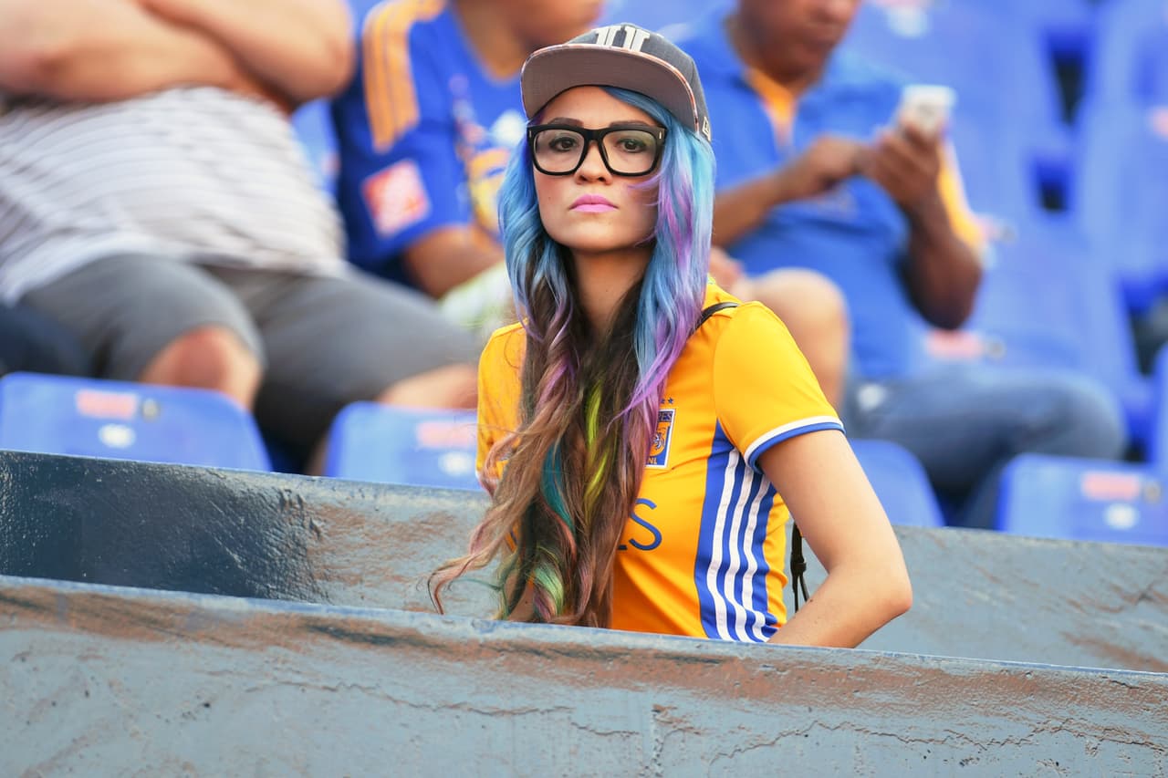 El color de la afición en la Jornada 9