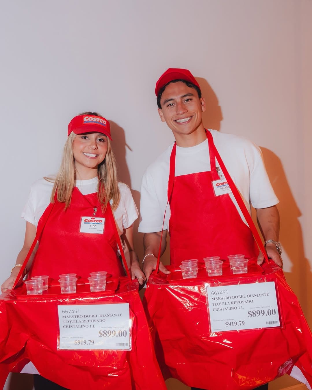 Ramón Juárez optó por disfrazarse de empleado del Costco.