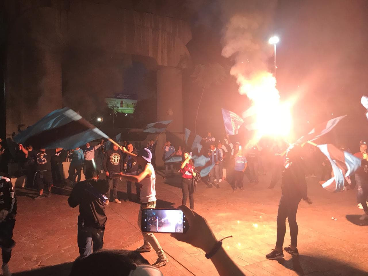 Cae la noche y el Estadio Corregidora se prepara para albergar la vuelta de los cuartos de final entre Querétaro y Necaxa.