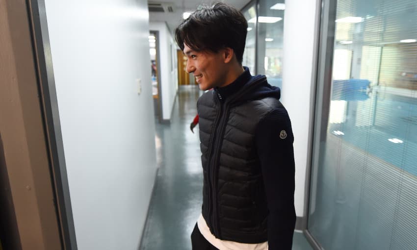 Takumi Minamino, el nuevo jugador del Liverpool, ya se presentó en las instalaciones del club para entrenar con el equipo.