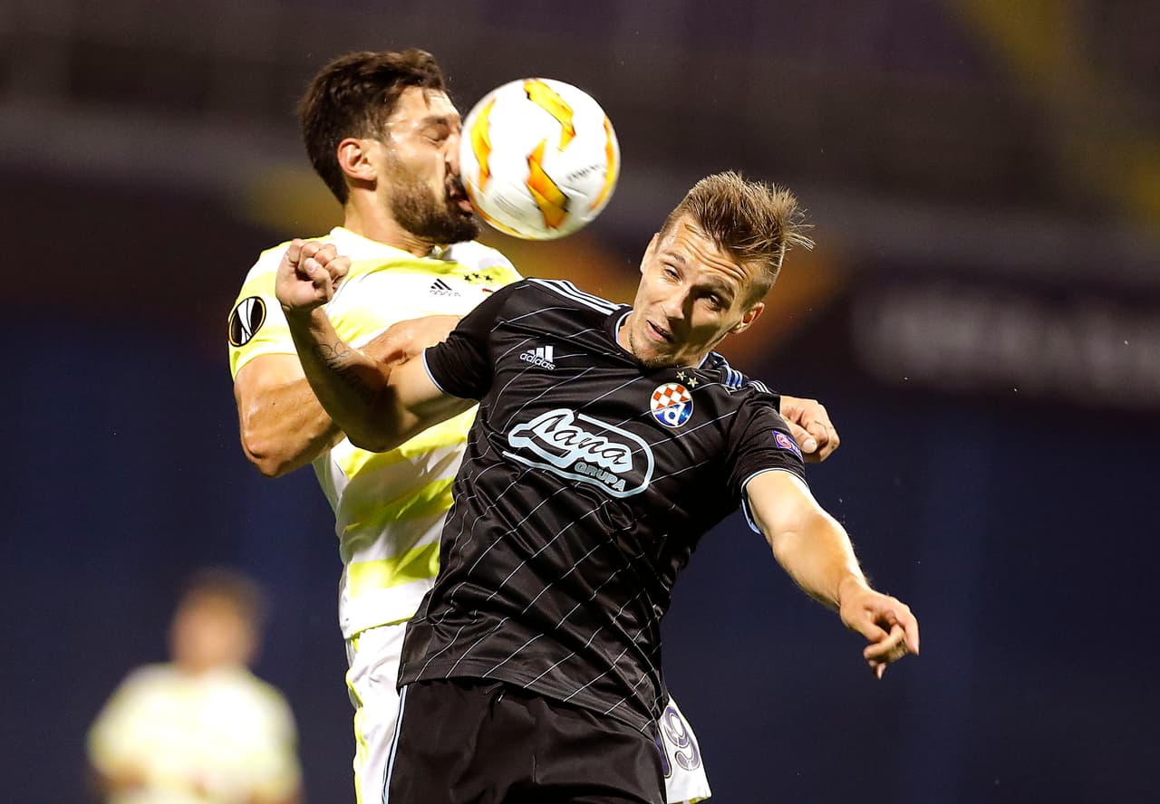 Diez minutos después del gol del Fenerbahçe Izet Hajrovic marcó su segundo tanto del partido, a los 57 minutos, para alejar de nuevo al Dínamo por 3-1.