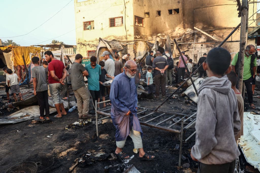 Hezbollah mata 4 soldados israelíes mientras siguen los bombardeos sobre Gaza y la ONU denuncia ataques a los cascos azules