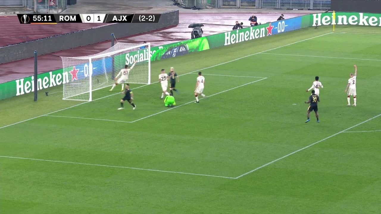 ¡GOL!  anota para Ajax. Dusan Tadic