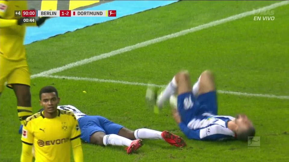 Tiro desviado de Salomon Kalou