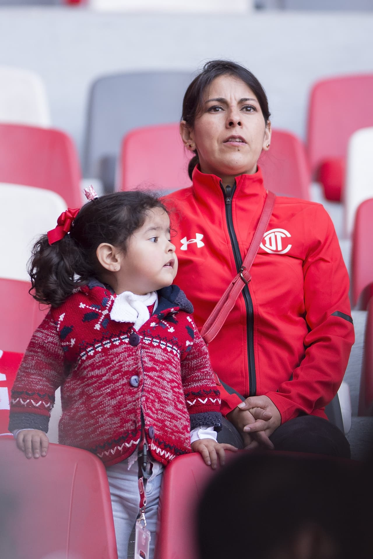 Los detalles del estadio Nemesio Díez, la alegría de los hinchas y la belleza de las porristas le dieron un color especial al ambiente del partido de Toluca y Puebla en la Jornada 2 del Clausura 2019.