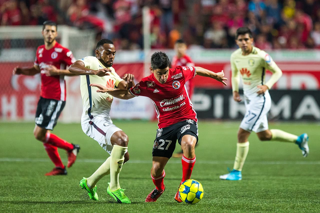 En Tijuana, frontera con Estados Unidos, los Xolos del entrenador mexicano Miguel Herrera dominaron por poco margen pero no crearon oportunidades de gol, mientras su rival pareció conforme con el empate sin anotaciones, excepto en una llegada de Oribe Peralta en los finales del primer tiempo.