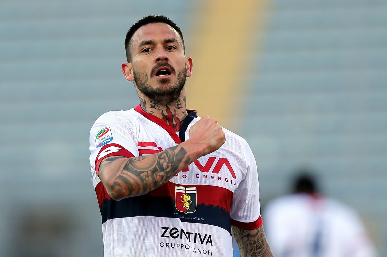 Suspenden a Mauricio Pinilla por insultar y golpear a árbitro