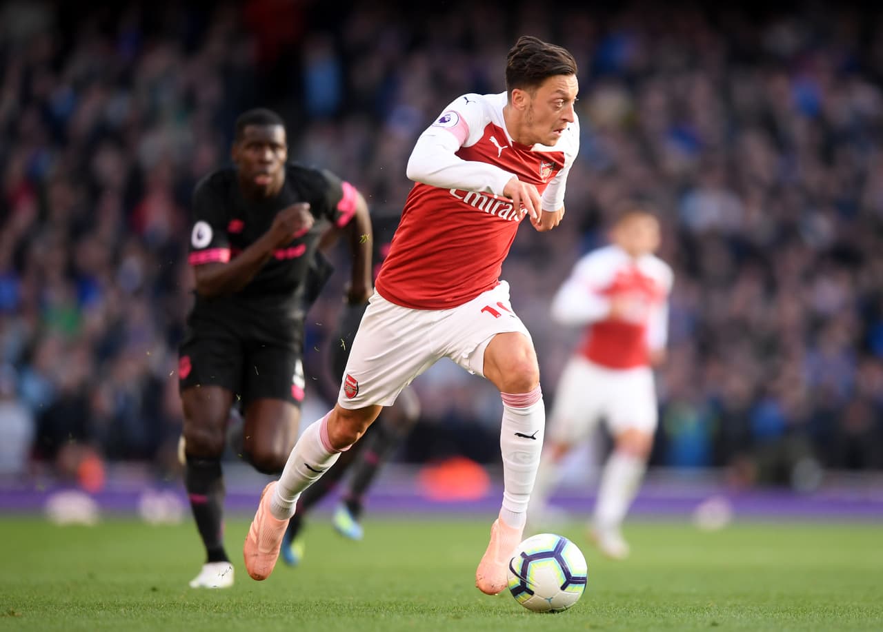 Mediocampista: Mesut Özil (Arsenal)