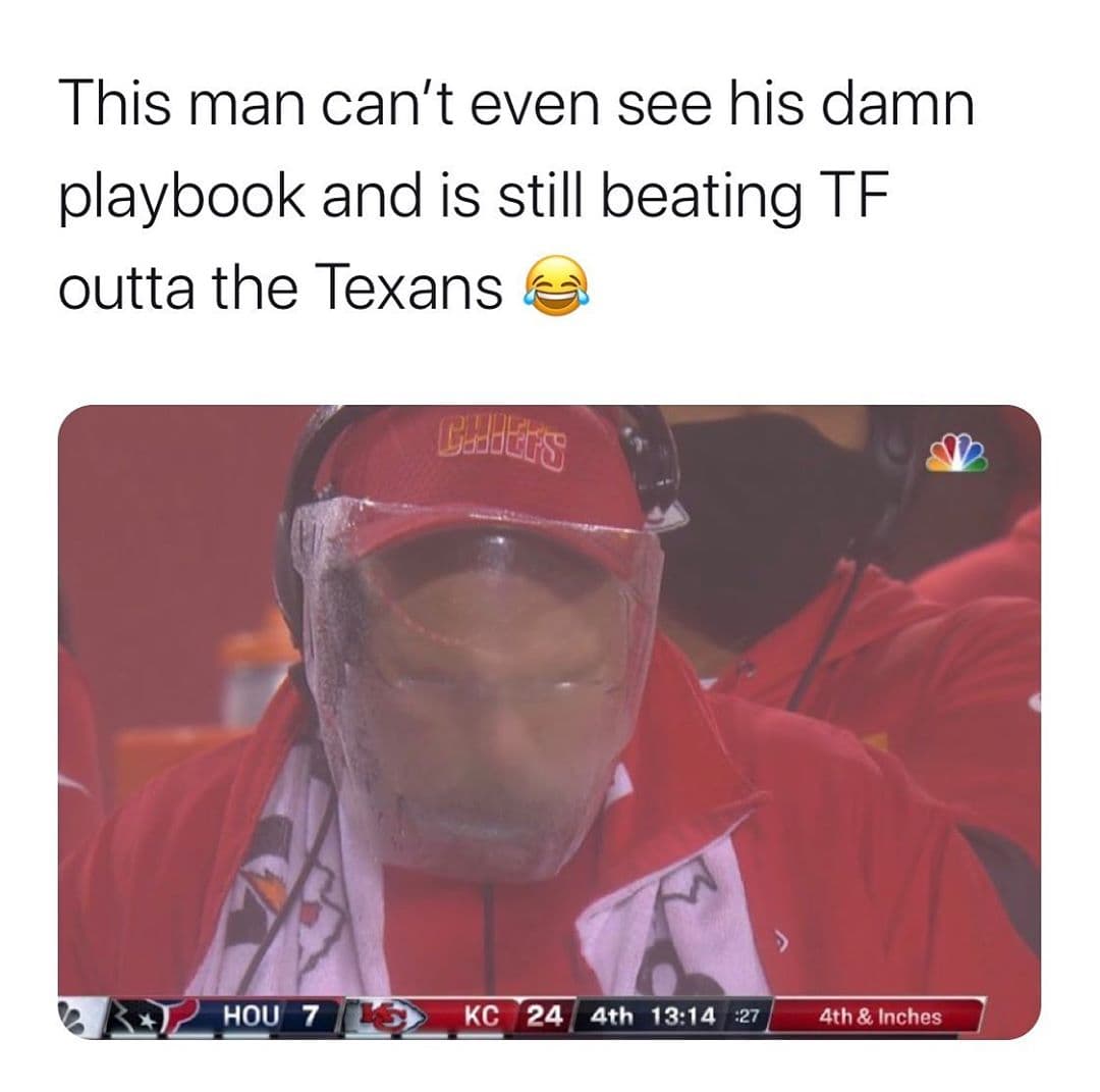 La distancia social y las ‘mascarillas’ protagonizaron los memes en el inicio de la temporada.