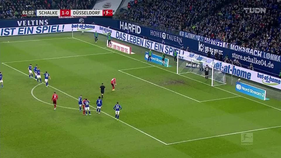 ¡GOOOL! Rouwen Hennings anota para Fortuna Düsseldorf