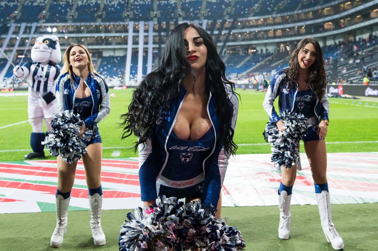 Como no podía ser de otra manera, la belleza en la final de la Copa MX se tomó el estadio BBVA Bancomer para engalanar la jornada.