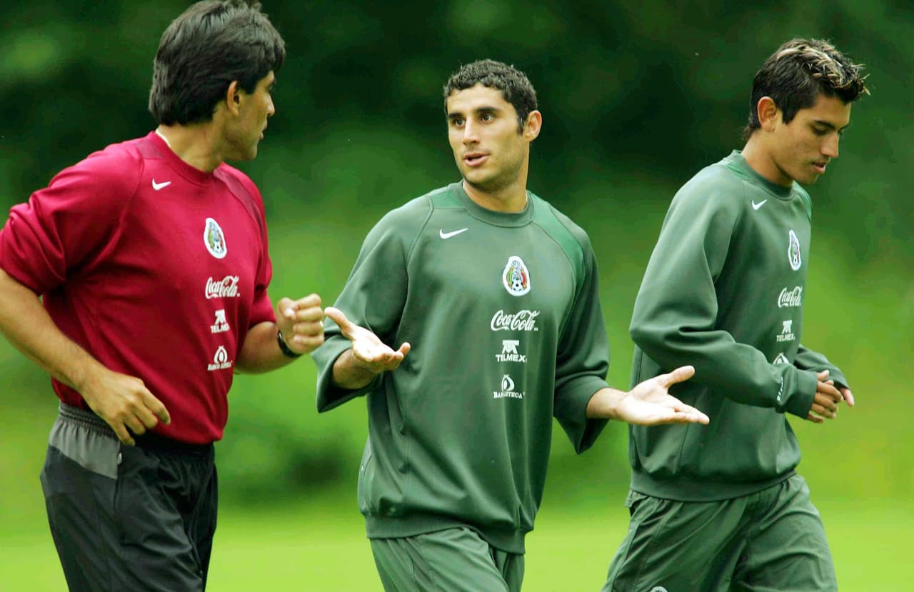 Otros mexicanos que fueron castigados por dopaje fueron Salvador Carmona y Aarón Galindo en la Copa Confederaciones 2005. Estos jugadores fueron separados del combinado mexicano tras exámenes realizados donde arrojaron sustancias.