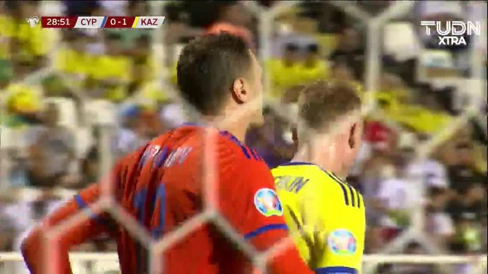 Tiro desviado de Constantinos Mintikkis