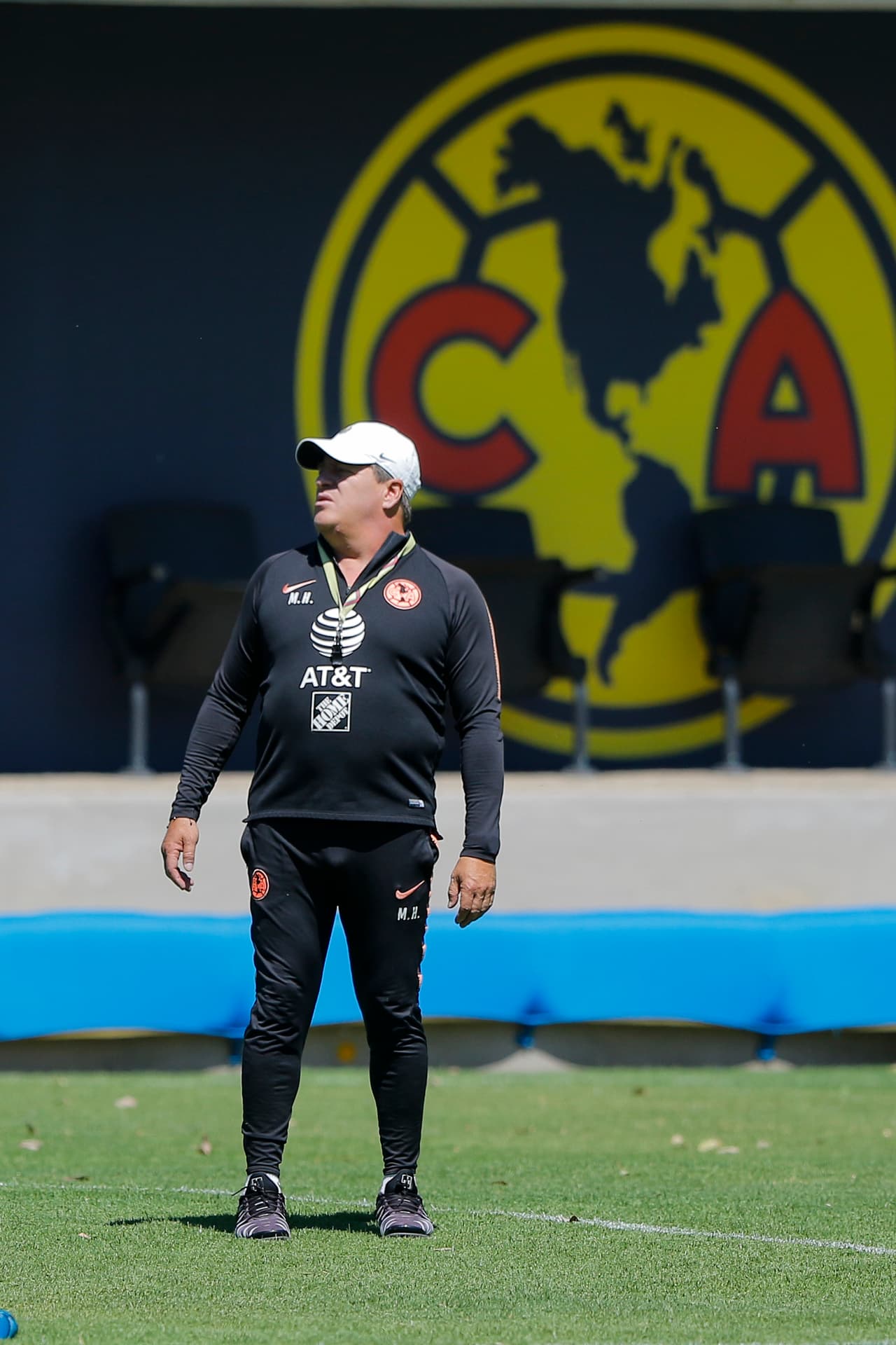 Oribe Peralta volvió a ser parte del grupo de trabajo de América, que entrena con miras para su choque contra Tigres en el Clausura 2019. El 'Hermoso' espera contagiar a sus compañeros para ir por los puestos de comando.