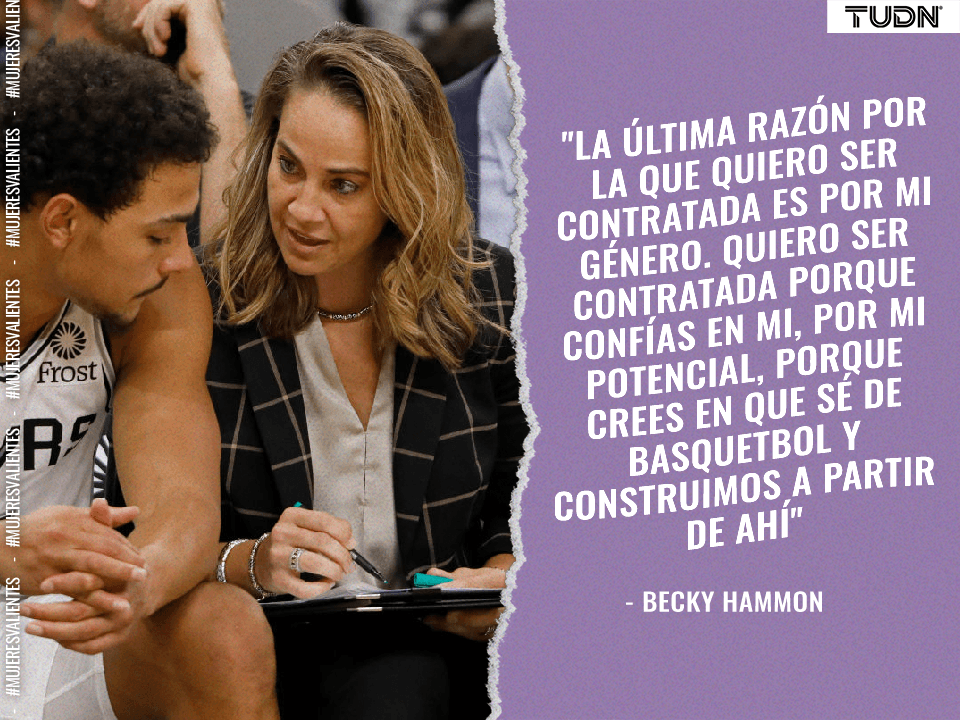 Becky Hammon, exjugadora medallista olímpica y primera mujer en dirigir un partido oficial en la NBA