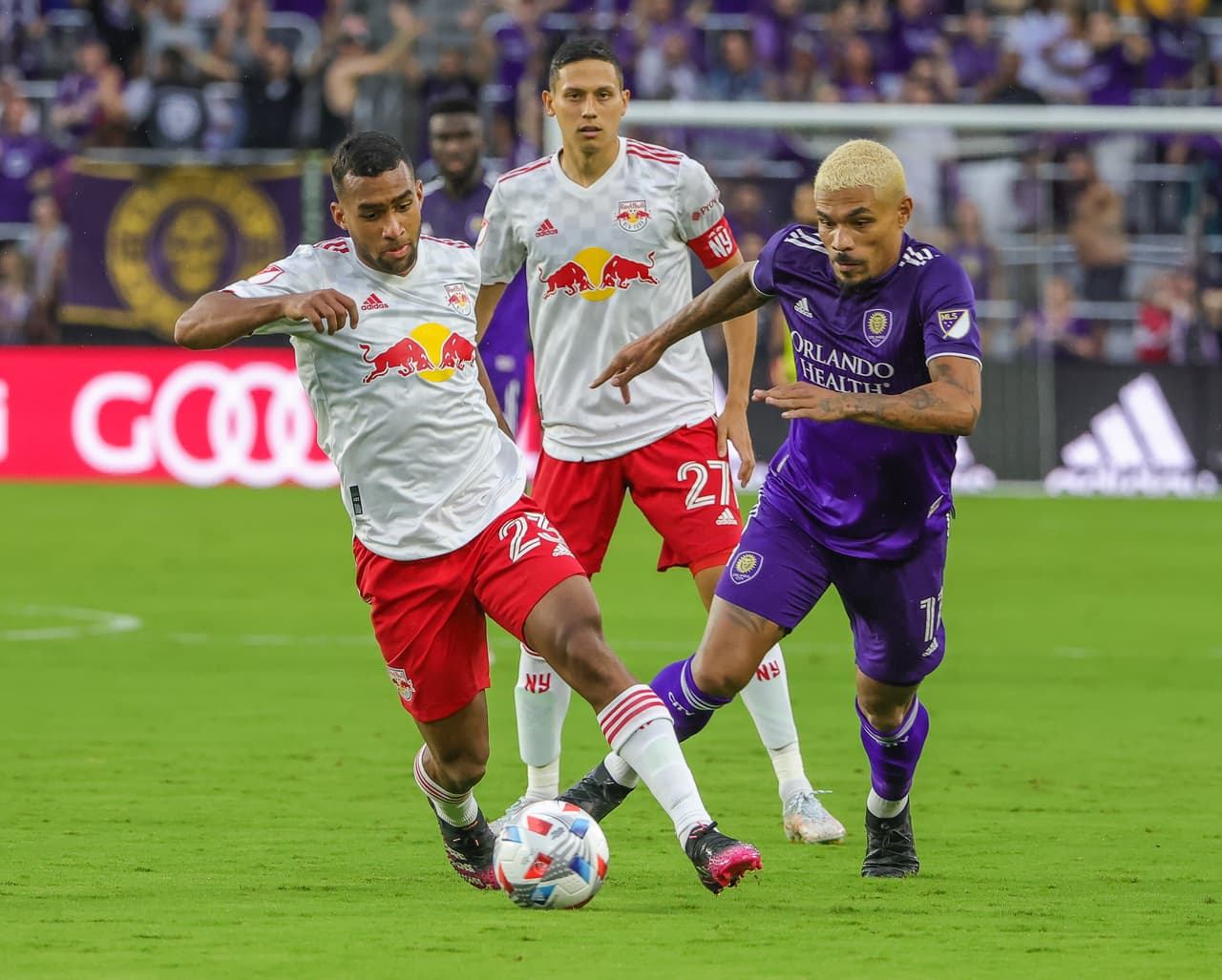 En el Exploria Stadium, valiosísima victoria como visitante de New York Red Bulls frente a Orlando City SC, por 2-1.
<br>