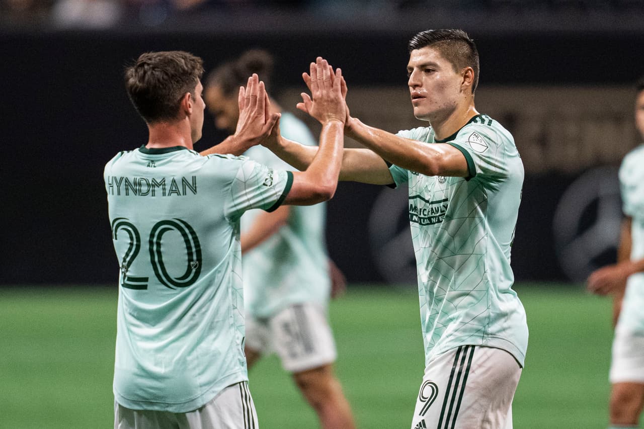 El mexicano fue el gran artífice de la victoria de 'las Cinco Bandas', un equipo que acumula una gran cantidad de jugadores lesionados.
<br>