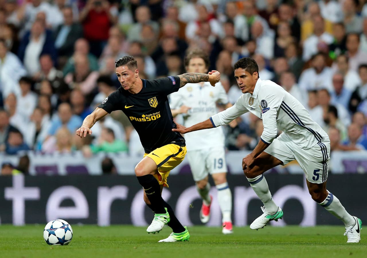 Defensa central: Raphael Varane (Real Madrid) - 6 puntos)
