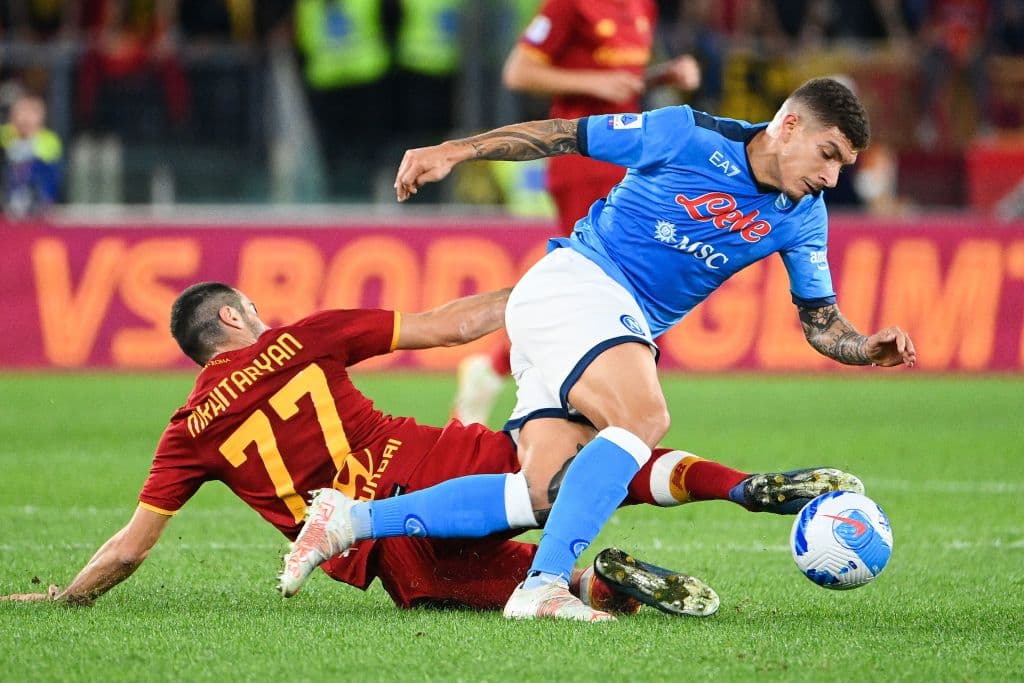 Sin goles termina el encuentro entre la Roma y el Napoli durante la novena Jornada en la Serie A. El mexicano 'Chucky' Lozano ingresó hasta el minuto 70' del partido y su equipo sigue siendo lider de la tabla.