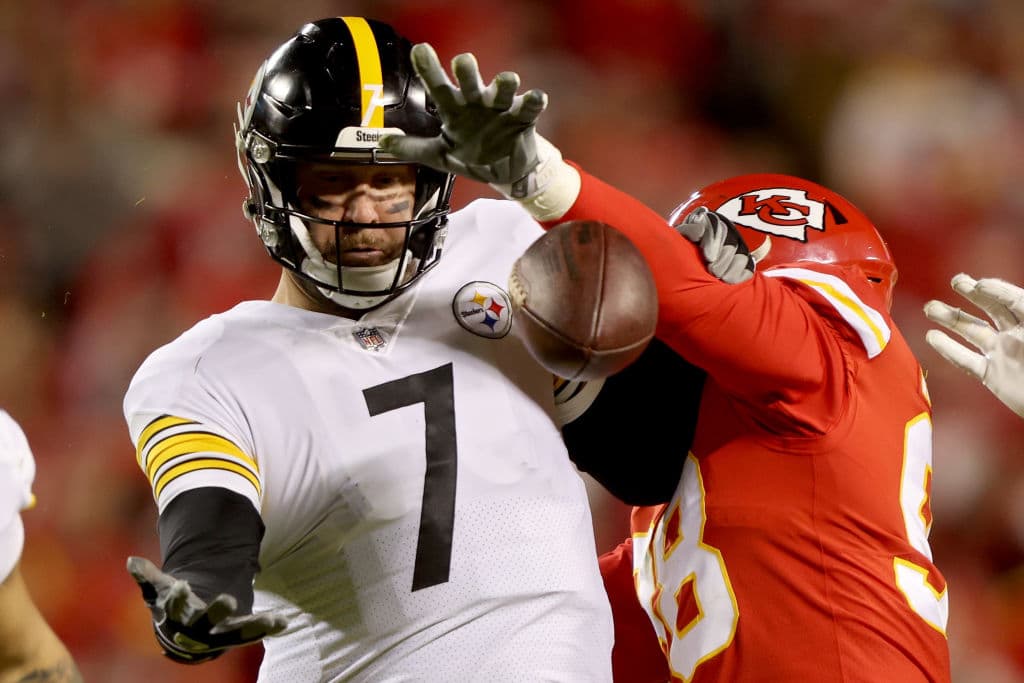 Lions cayó 16-20 en su visita a Atlanta, Buccaneers aplastan 32-6 a las Panthers, Ravens pierden en su visita 21-41 frente a Cincinnati, los Chargers tropiezan 29-41 sobre los Texans, Rams venecen 30.23 a los Vikings, Bills le pegan 33-21 Patriots, Jaguars caen 21-26 en su visita a los Jets, Las Eagles le pegan 10-34 frente a las Eagles, los Bears remaontan 25-24 a los Seahawks, Chiefs aplastan 10-36 a los Chiefs y os Broncos caen 13-17 en su visita a los Raiders.