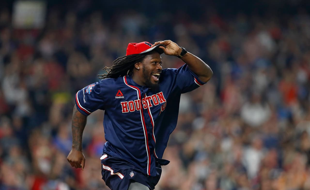 ¡Jadeveon Clowney corriendo a primera base!