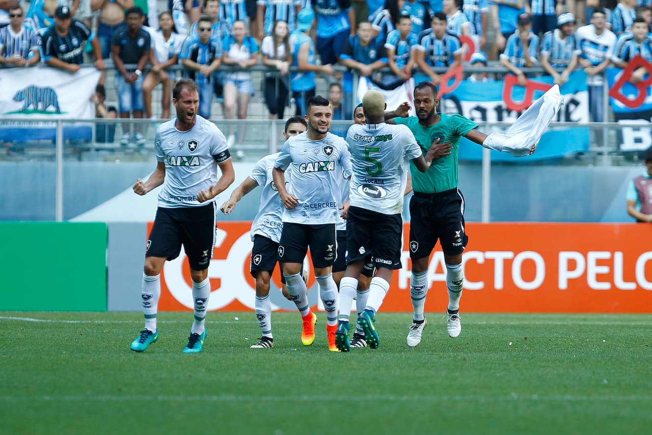 El equipo brasileño logró su cupo en esta ronda luego de vencer a Colo Colo de Chile con un marcador global de 3-2.