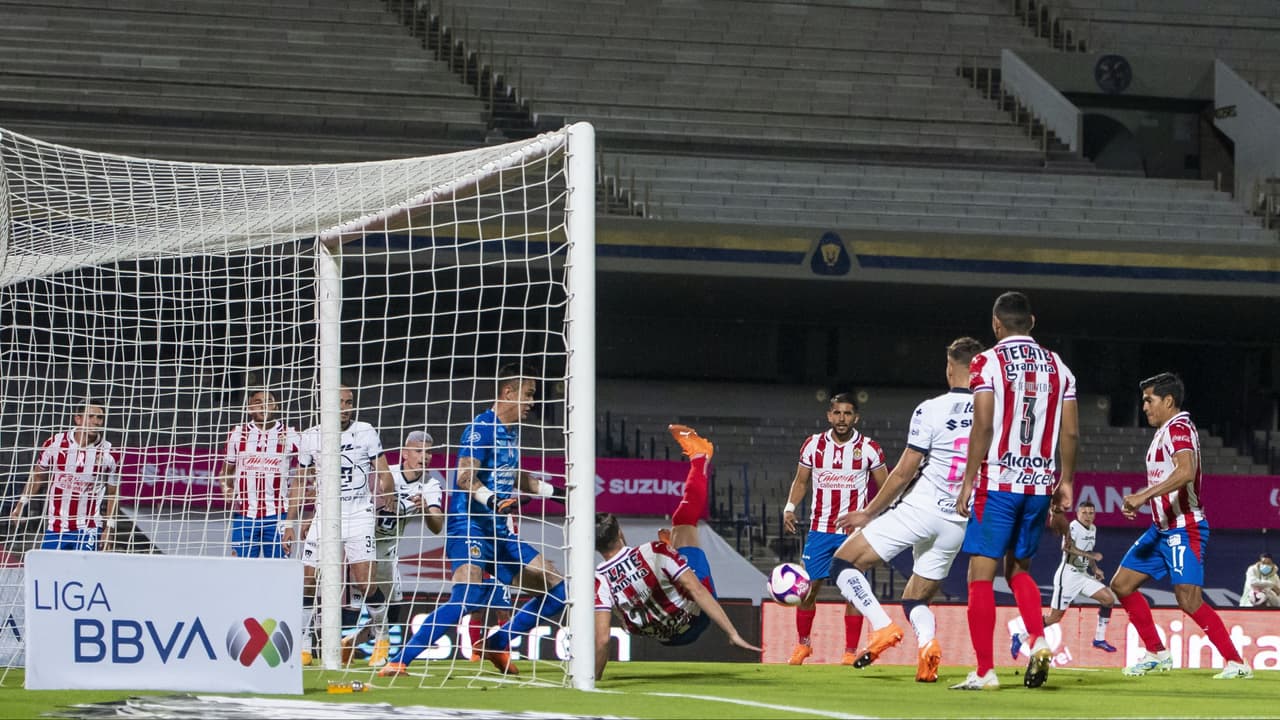 Oficial: Chivas vs Pumas se jugará sin aficionados