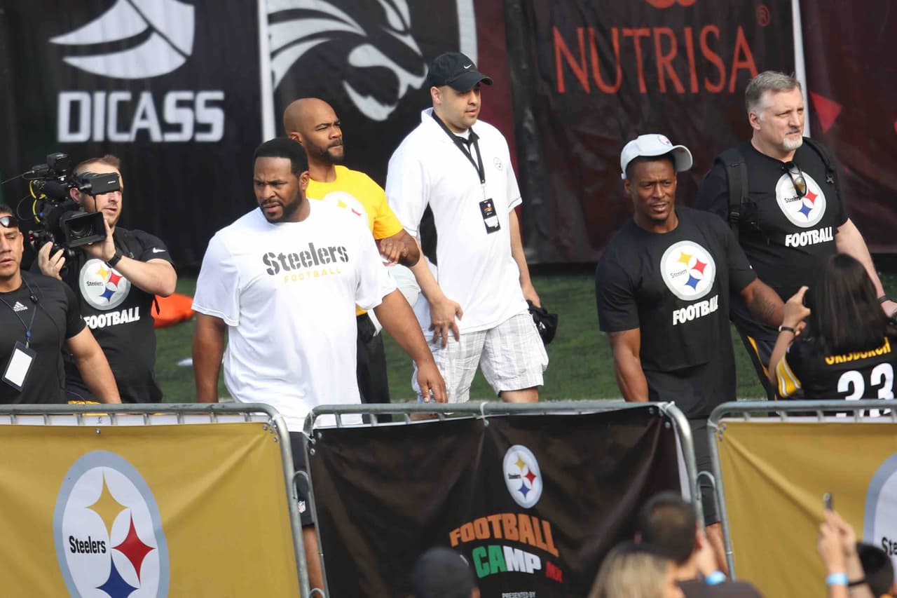 Jóvenes y niños acudieron a las clínicas impartidas por leyendas de los Steelers en México. Checa las mejores tomas.