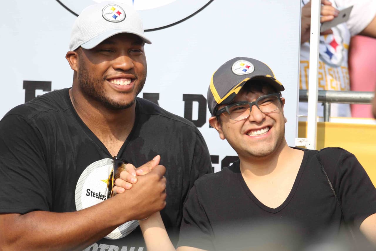 Jóvenes y niños acudieron a las clínicas impartidas por leyendas de los Steelers en México. Checa las mejores tomas.